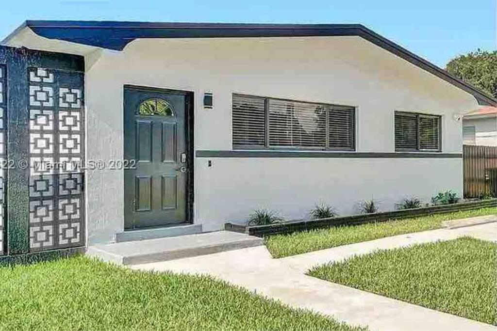 Newly Renovated/Near Sunny Isles Beach/Fre-Parking North Miami Beach Exterior photo